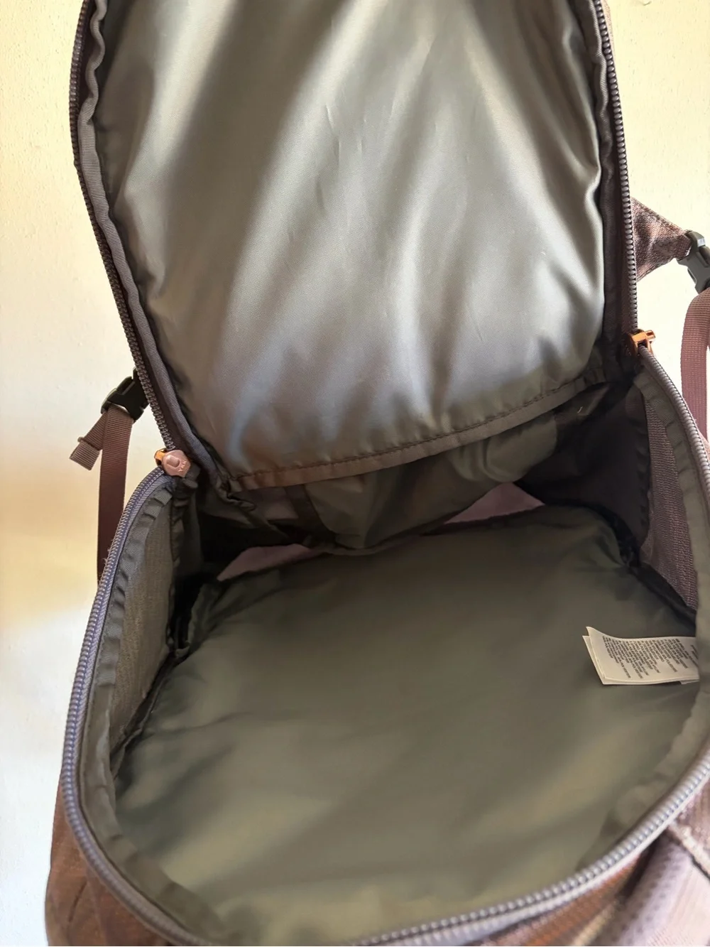 The North Face Borealis 27L Rabbit Grey Copper Melange Hiking Commuter Daypack